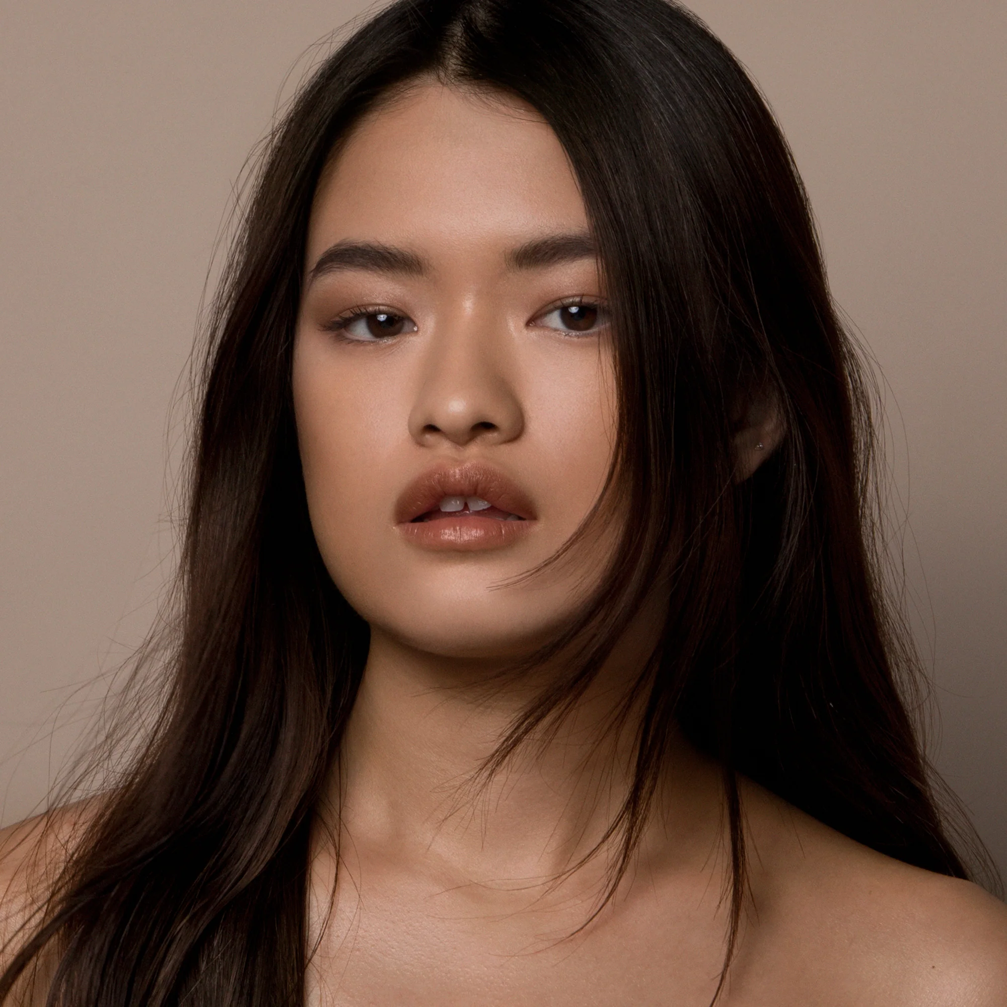 3 Drop Weightless Serum Foundation - Image 111