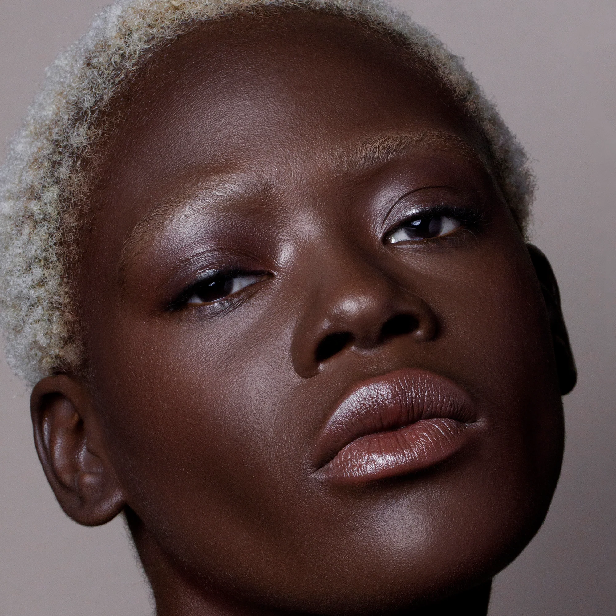3 Drop Weightless Serum Foundation - Image 98
