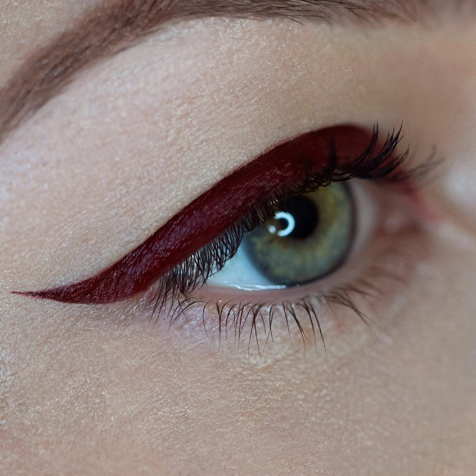Color Set: The Black Orb Enigmatic Kohl Eyeliner Duo (Abyss + Iron) - Image 16