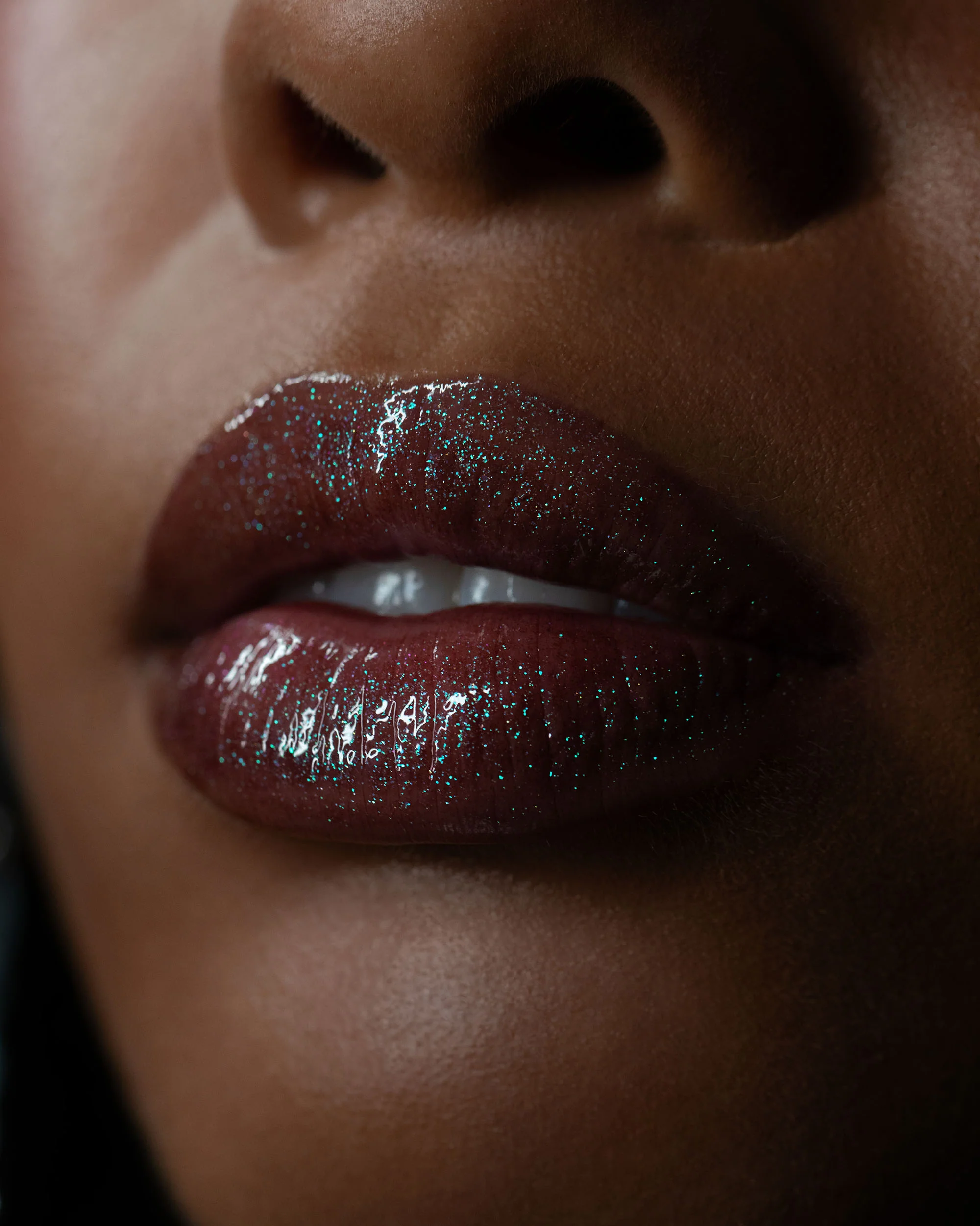 Thorn Bite Peptide Plump Crème Lip Oil: Midnight Glow - Image 6