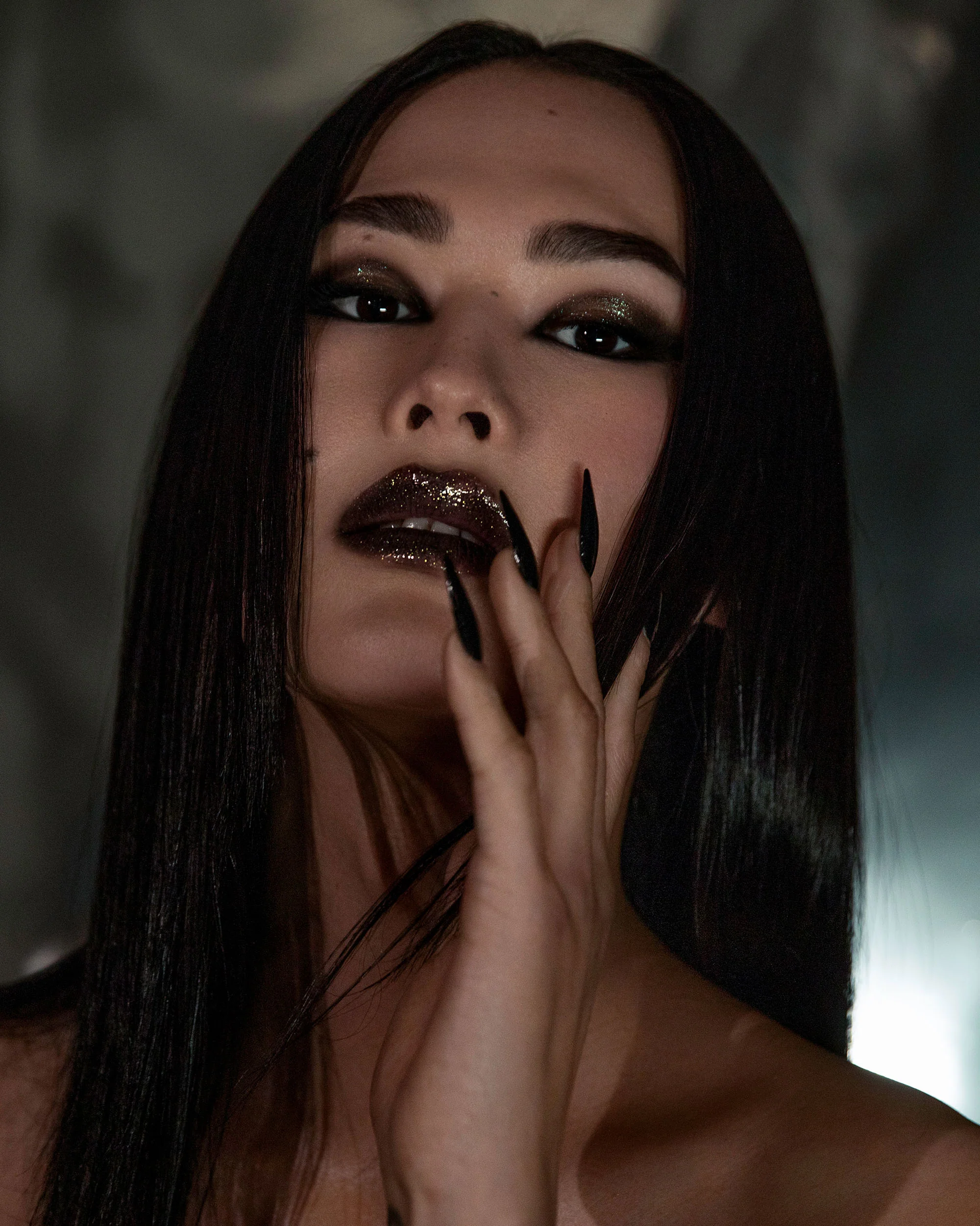 Thorn Bite Peptide Plump Crème Lip Oil: Night Glow - Image 11